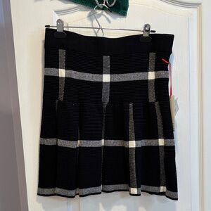 NWT Elle Black and Gray Checkered Skater Skirt